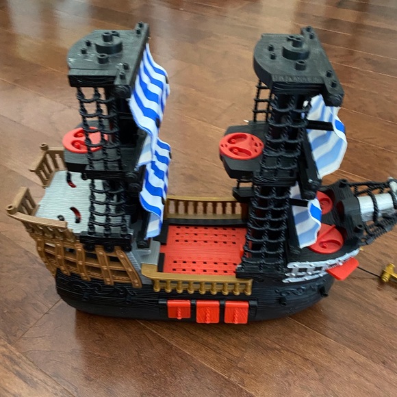 Fisher-Price Other - Fisher Price Pirate Ship